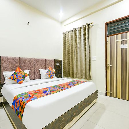 Fabexpress Galaxy Hotel Nayagaon Eksteriør billede