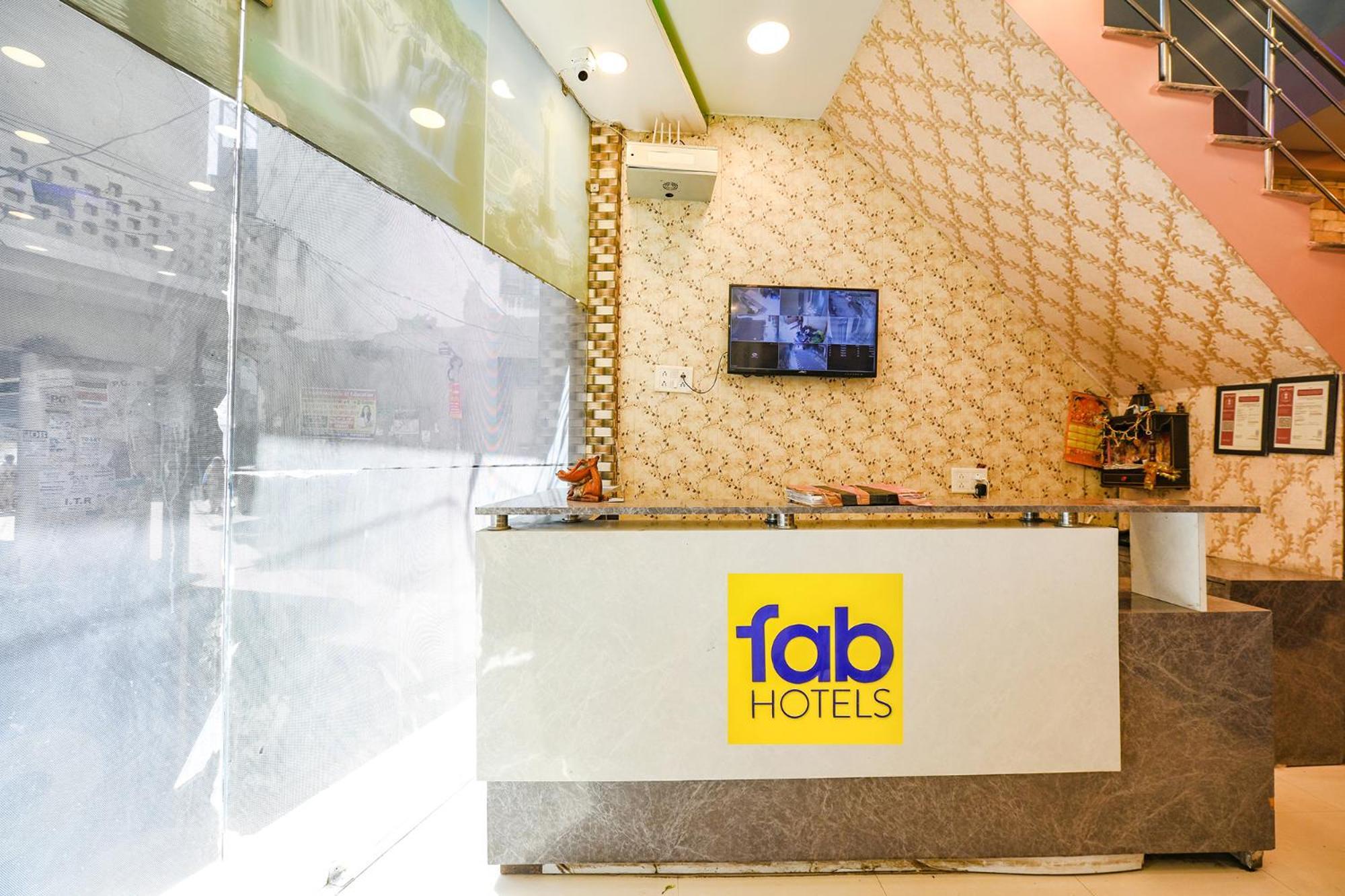 Fabexpress Galaxy Hotel Nayagaon Eksteriør billede