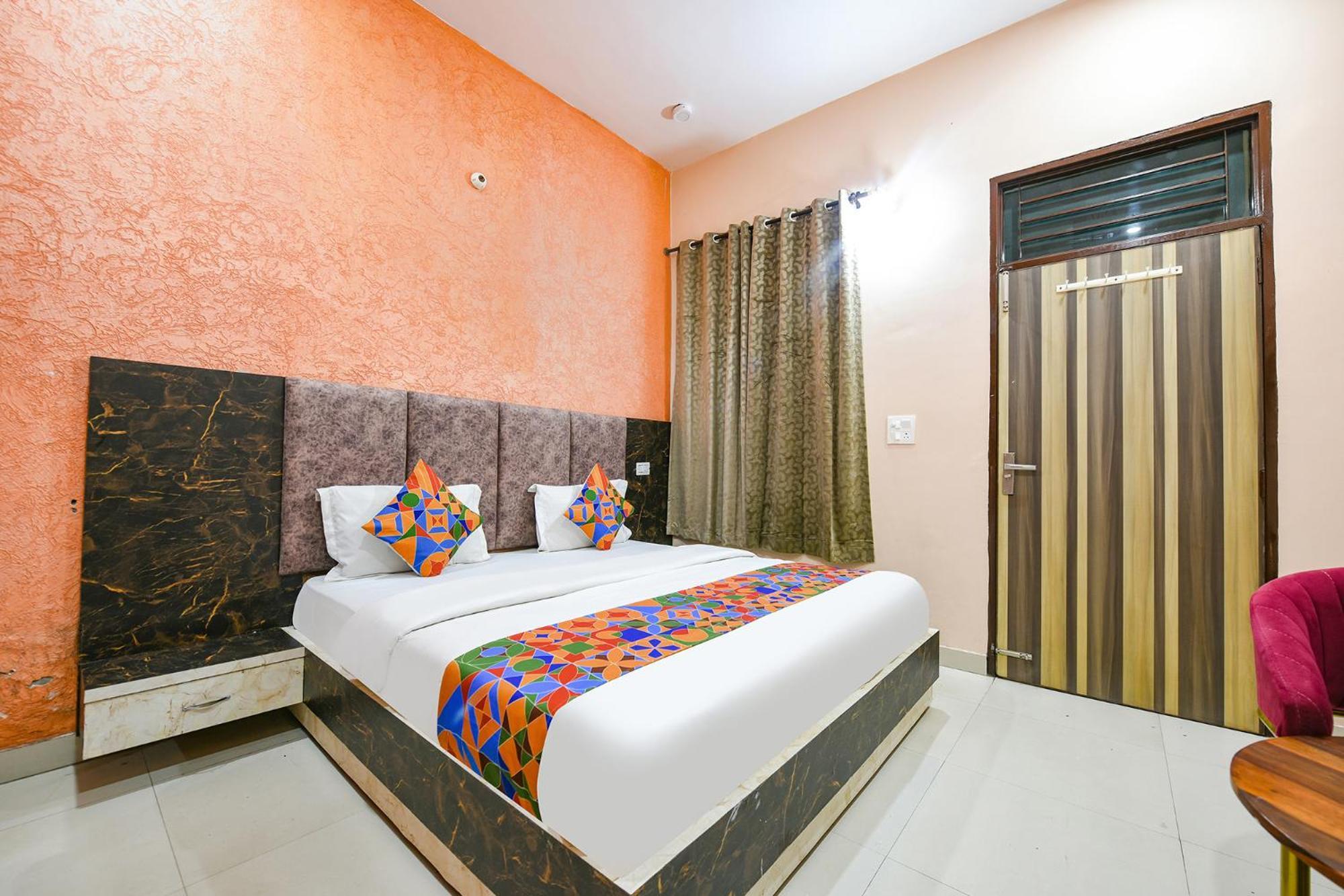Fabexpress Galaxy Hotel Nayagaon Eksteriør billede