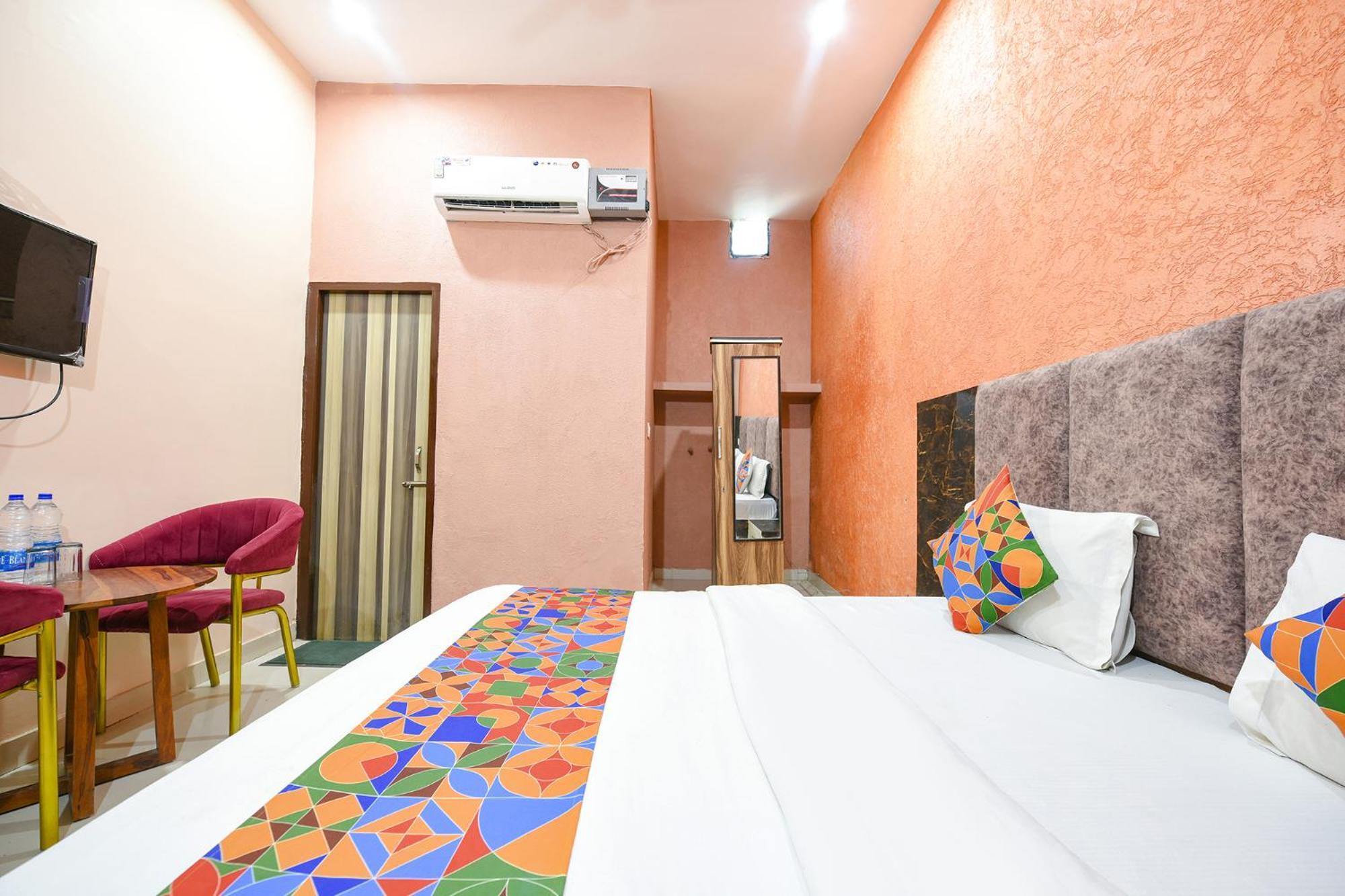 Fabexpress Galaxy Hotel Nayagaon Eksteriør billede